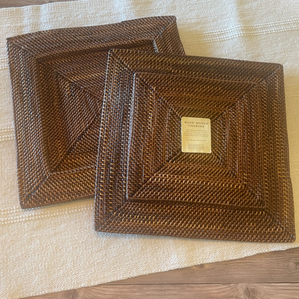 Williams Sonoma Hand-Woven Rattan Chargers • Linen Napkins & Napkin Rings - Picture 2 of 12